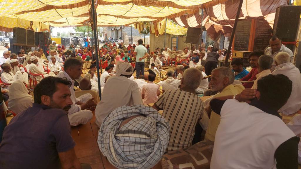 Water protest in Chanaut village enters 38th day Delhi University Students Union President Raunak Khatri and other leaders extend support to the sitin